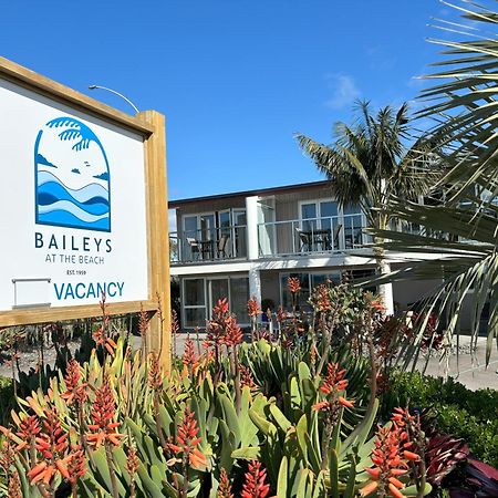 Baileys At The Beach Motel Whitianga Exterior photo